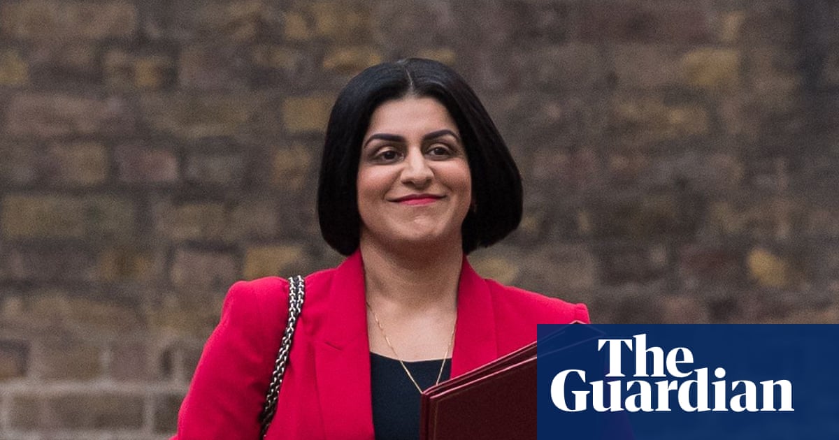 Lib Dems call on home secretary to delay new dual national border rules