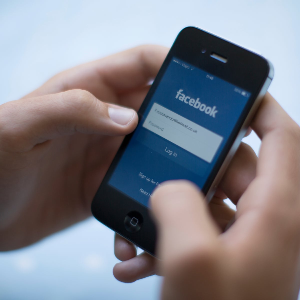 Facebook Executive Accuses Uk Parents Of Flouting Age Restrictions Facebook The Guardian
