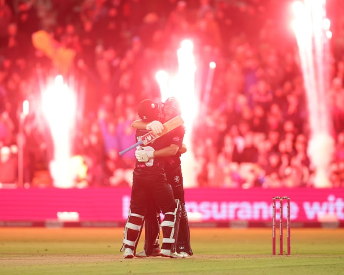 County cricket: Somerset win Blast in most entertaining Finals Day ever
