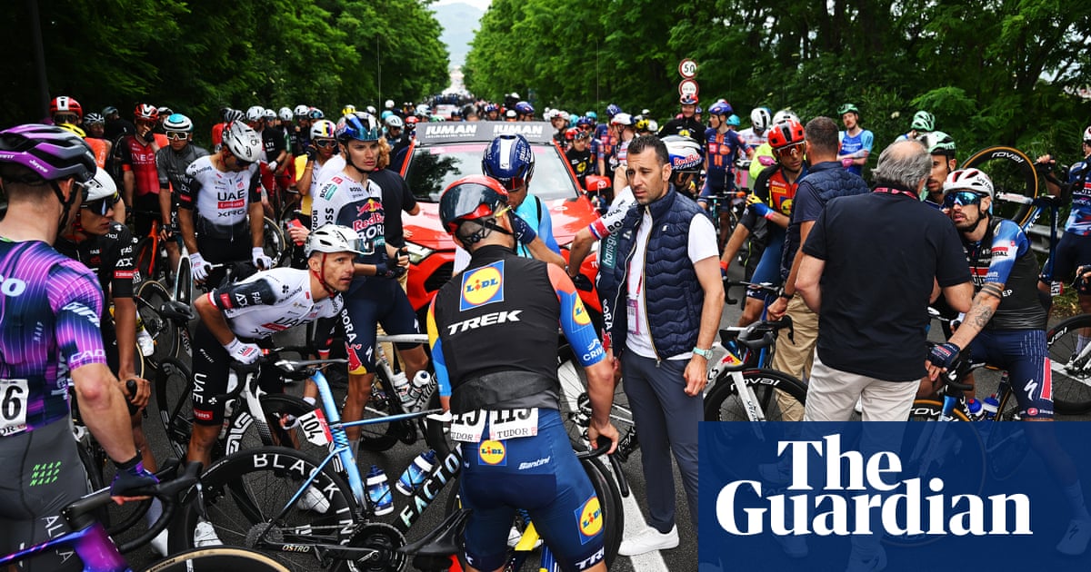 Giro d'Italia stage neutralised after crash forces Hindley to abandon race