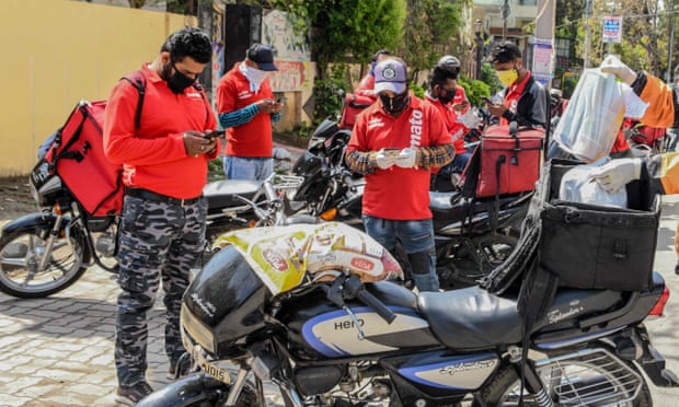 Zomato delivery drivers in March 2020.