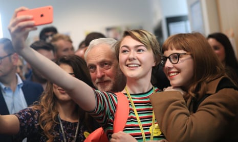 Jeremy Corbyn with supporters at Leeds City College, May 2017.