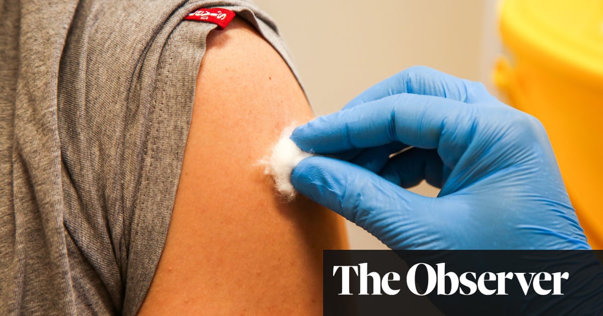 Pregnant women at risk from NHS workers’ mixed messages over safety of jab