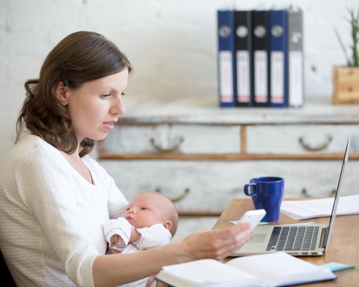 Momfluencers are co-parenting with AI. Is it better than a man? | Arwa Mahdawi