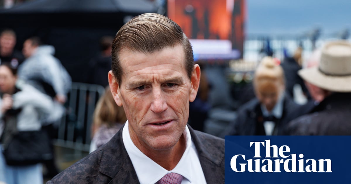 Indigenous speakers booed at Anzac Day services while Ben Roberts-Smith attends separate Gold Coast event | Anzac Day Indigenous speakers booed at Anzac Day services while Ben Roberts-Smith attends separate Gold Coast event | Anzac Day