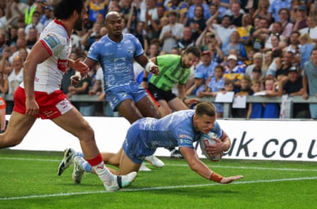 Ash Handley dives complete nan statement to people a try