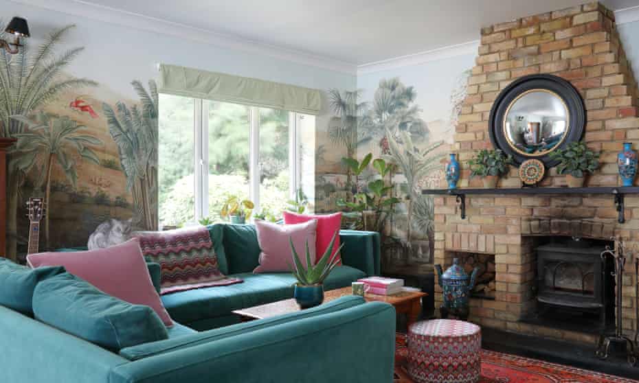 Sitting pretty: brick with shades of crimson and teal.