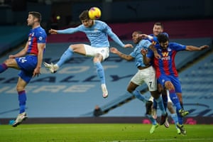 Manchester city v crystal palace: premier lig - canlı! 1 manchester city'nin i̇ngiliz defans oyuncusu john stones (c) topun kafasına sıçradı ve açılış golünü attı.