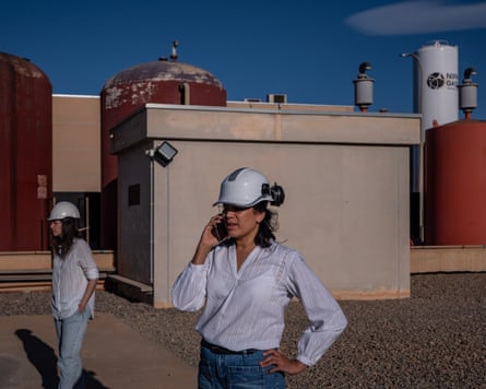 Patricia Baldan Cruz and Maria Jose Araos Fuentes in hard hats