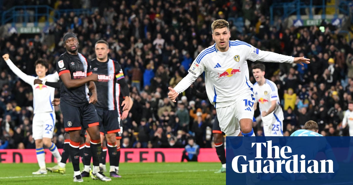 Championship roundup: Leeds return to top, Portsmouth game hit by power cut
