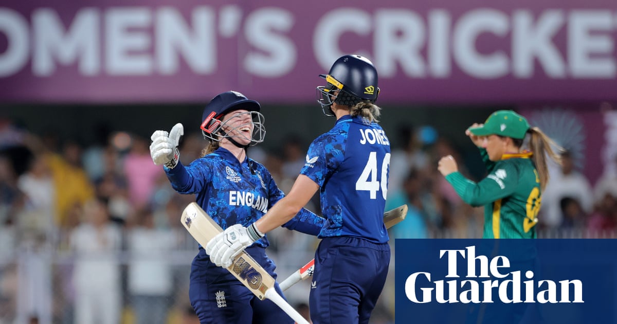 England off to Cricket World Cup flyer with 10-wicket demolition of South Africa