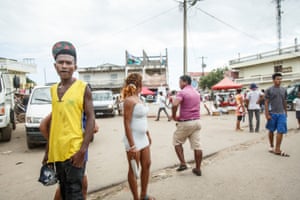 More than 80 percent of the Malagasy population is living in poverty. Hustling Vanilla on the streets is quick and easy money