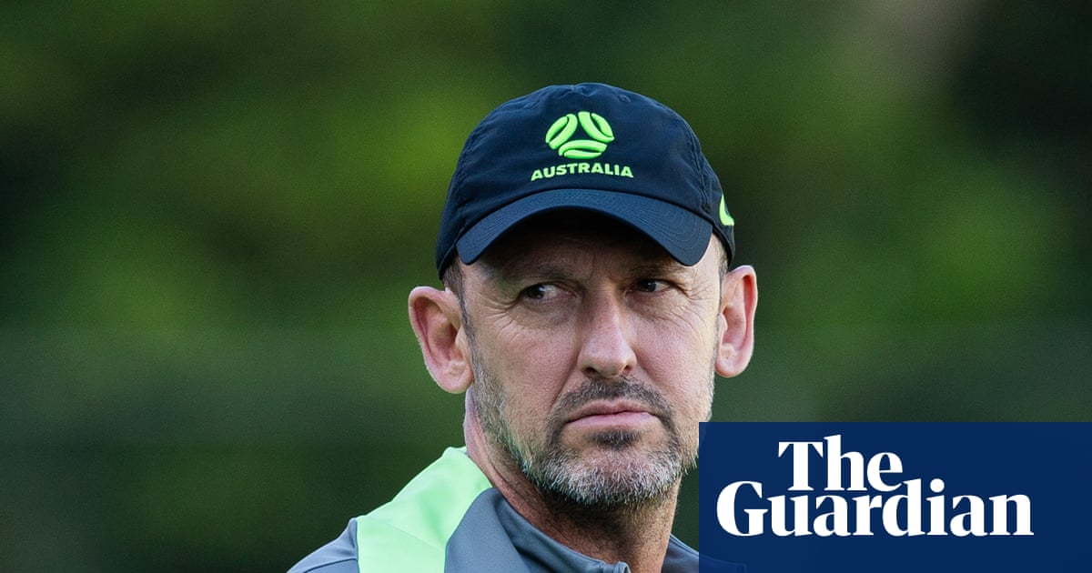 ‘Part machine’: World Cup success lies in the details for Socceroos coach Tony Popovic