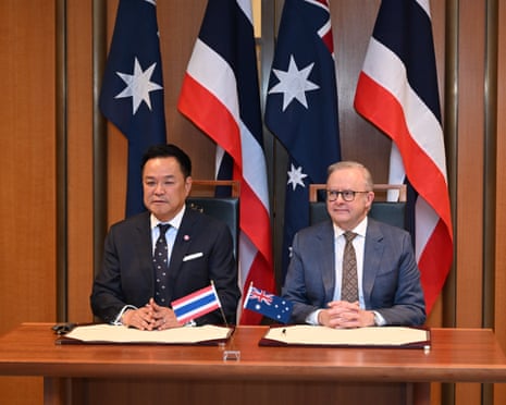 Australia prime minister Anthony Albanese (R) and Thailand prime minister Anutin Charnvirakul