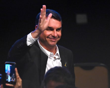 Flavio Bolsonaro waving