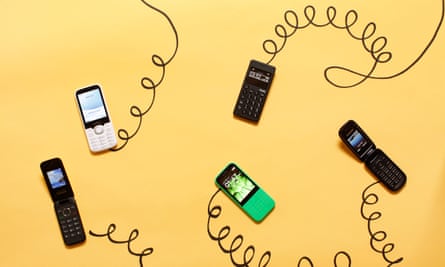 A selection of non-smart ‘dumb phones’