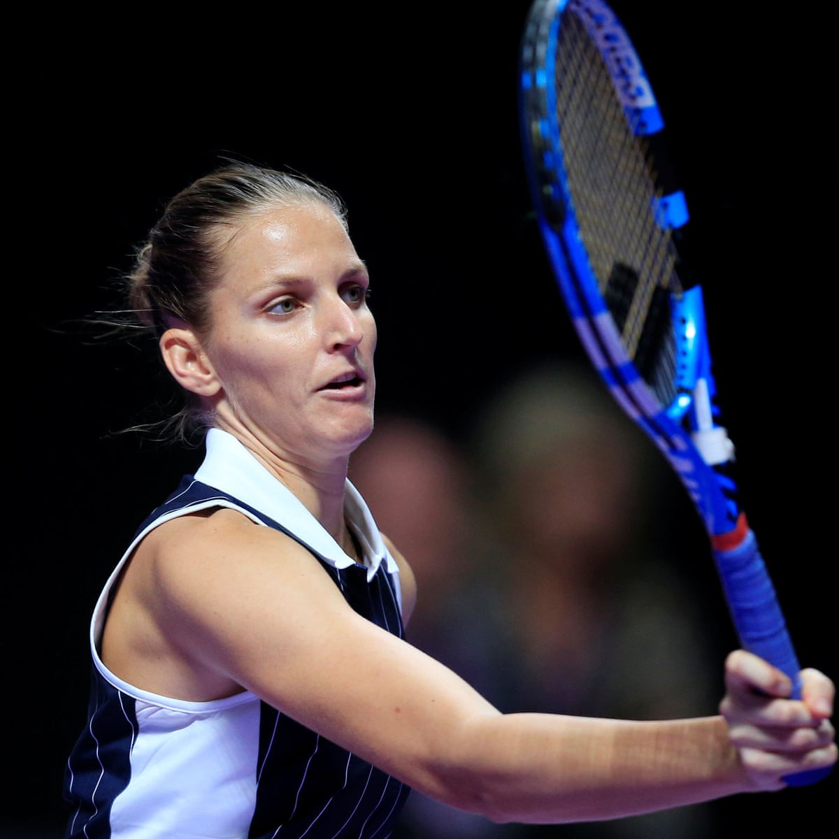 Karolina Pliskova Beats Simona Halep To Progress At Wta Finals As It Happened Sport The Guardian