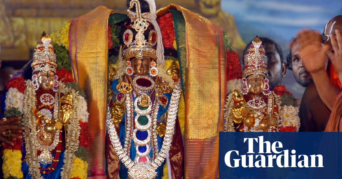 ‘We’re fed up with scary dreams’: thieves return temple treasures in India