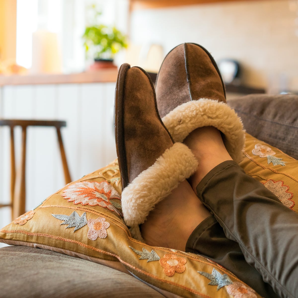 With Support 12 Best Slippers For Men 2020 Warm And Comfortable