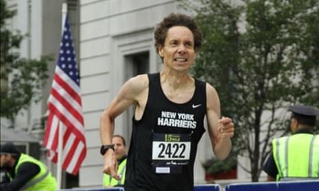 Malcolm Gladwell in the finishing stages of the Fifth Avenue Mile in 2014.