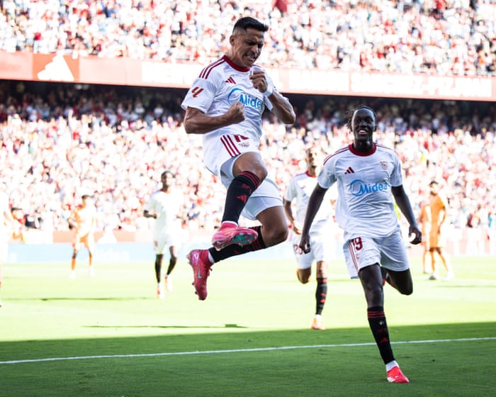 Sevilla’s astonishing defeat of Barcelona ends a decade of wait | Sid Lowe