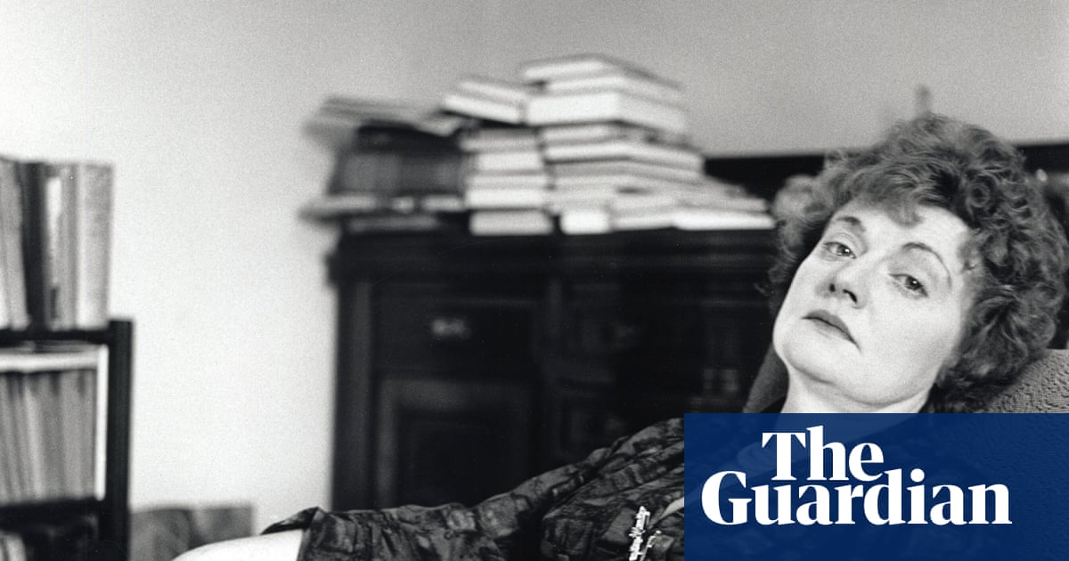 Converts by Melanie McDonagh review – the road to Rome Catholicism’s unlikely 20th-century resurgence
