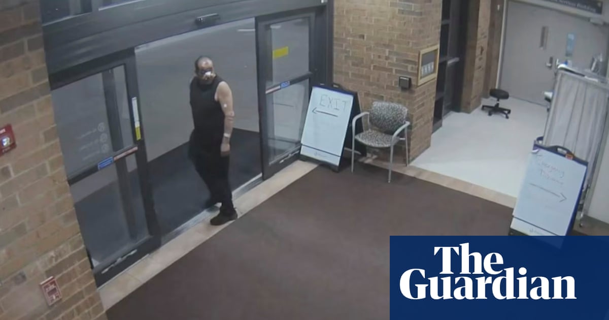 Nurse charged with helping man in hospital escape from ICE custody