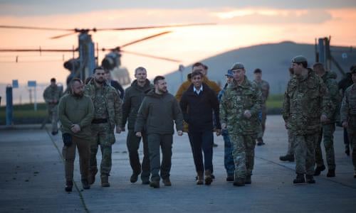 Critique of You Season 4: Penn Badgley's Sugary Thriller Fails Miserably (and hugely entertaining) You season four review – Penn Badgley's frothy thriller is awful (and hugely entertaining) | Television | The Guardian