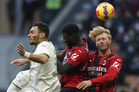 Simon Kjær contests a header during Milan’s game against Sassuolo last month.