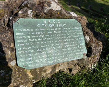 Plaque at the City of Troy maze in Dalby