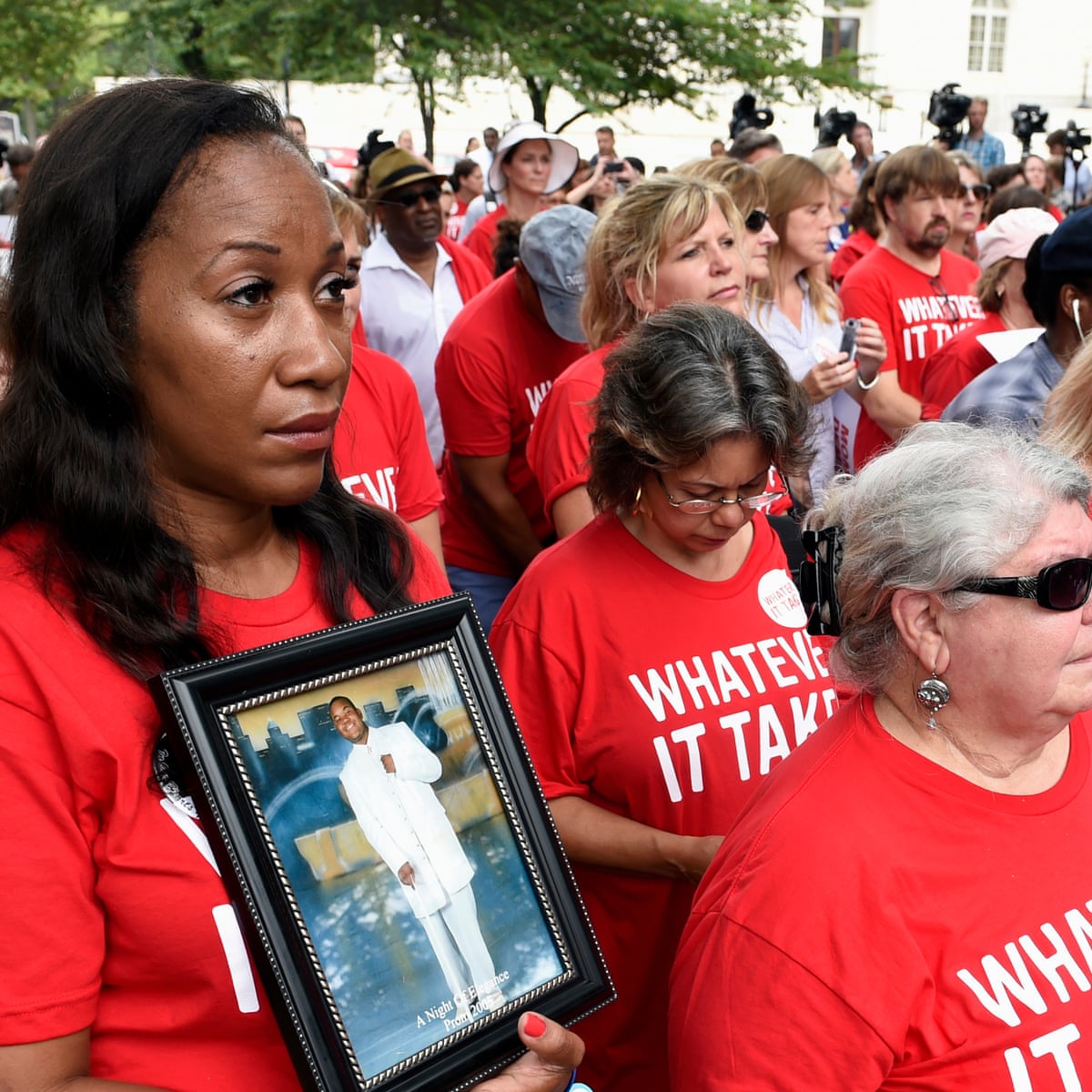 Chicago Mourns Young Shooting Victims As 16 Candidates Address Gun Control Chicago The Guardian Chicago Mourns Young Shooting Victims As 16 Candidates Address Gun Control Chicago The Guardian