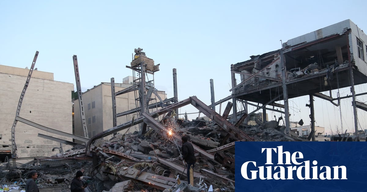 Many Americans stranded in Middle East after US advisory to depart immediately