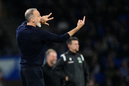 Pellegrino Matarazzo issues tactical instructions to his Real Sociedad players.