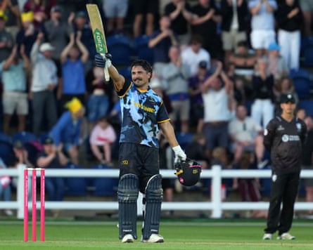 Kiran Carlson hit a century for Glamorgan as they beat Somerset in Cardiff