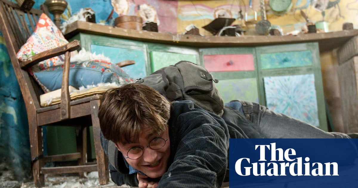 Warner Bros gives Paramount seven days to make ‘best and final’ offer