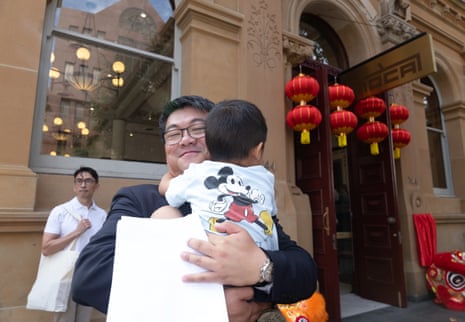 Australia news live: strong winds overturn boats in Hobart ahead of regatta; thousands of ‘life-threatening’ pharmaceutical poppies stolen from Victorian farm