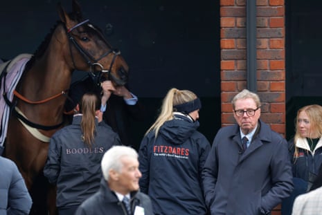 चेल्टनहैम उत्सव 2026: गोल्ड कप दिवस पर ट्रायम्फ बाधा में 50-1 का झटका – लाइव