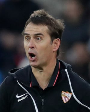 An animated Julen Lopetegui, the Sevilla coach