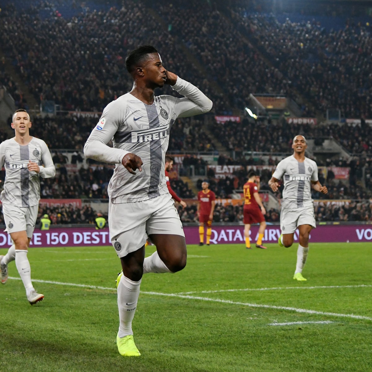 Roma And Totti Rage Against Machine After Var Malfunction Saves Inter Serie A The Guardian