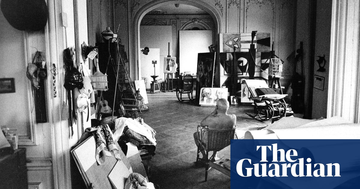 ‘You take pictures, I paint’: Picasso friend’s photos given to Swiss museum