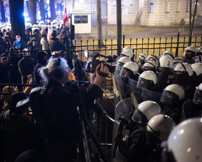 Riot police deployed to Poland’s constitutional court after judge suspended