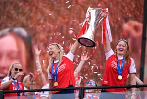 Arsenal’s Leah Williamson lifts the trophy during the UEFA Women’s Champions League winners parade in London