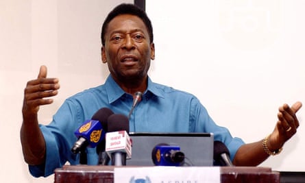 Pelé during a press conference at the Aspire Academy in 2007.