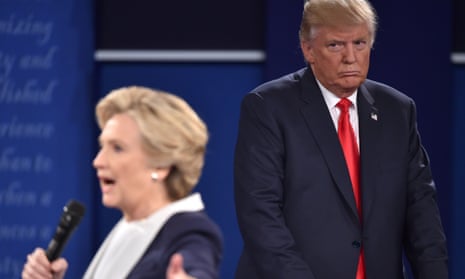 Donald Trump said he would appoint a special prosecutor to investigate Hillary Clinton’s use of a private email server while she was secretary of state.