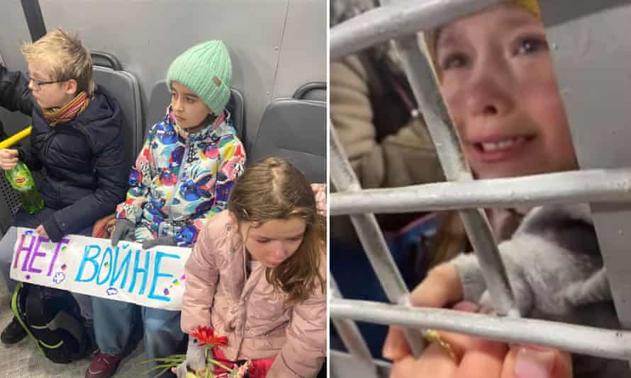 Tres niños sentados con un cartel de protesta y uno llorando tras las rejas.