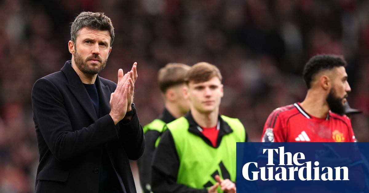 Michael Carrick se niega a negarle el título al Manchester United a pesar de una diferencia de 13 puntos Manchester United