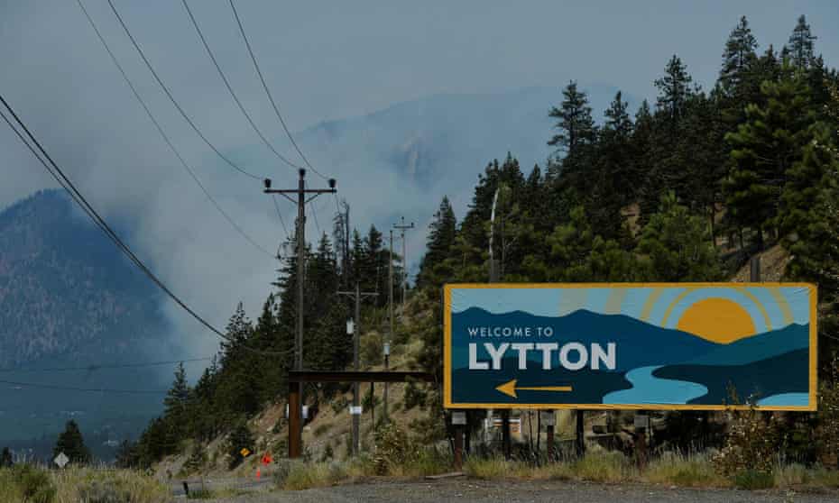 Town of Lytton evacuated due to wildfire<br>The sign for the town of Lytton, where a wildfire raged through and forced residents to evacuate, is seen in Lytton, British Columbia, Canada July 1, 2021. REUTERS/Jennifer Gauthier