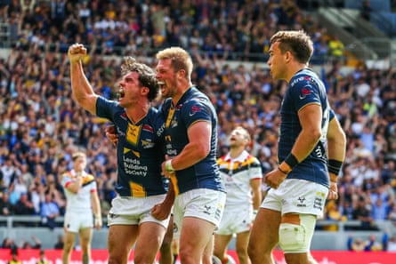 Leeds Rhinos secured their 16th win of the season with the victory over Bradford Bulls.