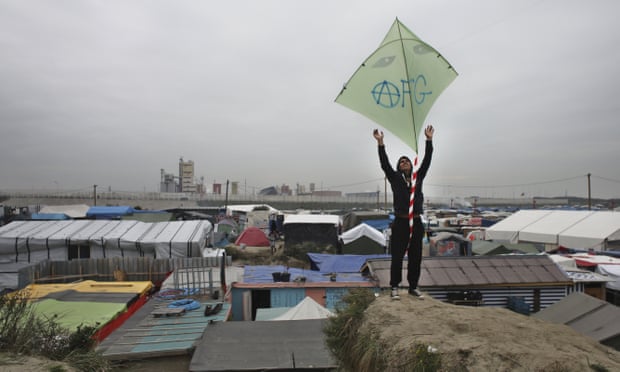 Calais camp migrant