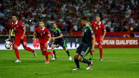 The Wales midfielder Aaron Ramsey takes a Panenka penalty, and scores, in a World Cup qualifier away to Serbia in 2017.